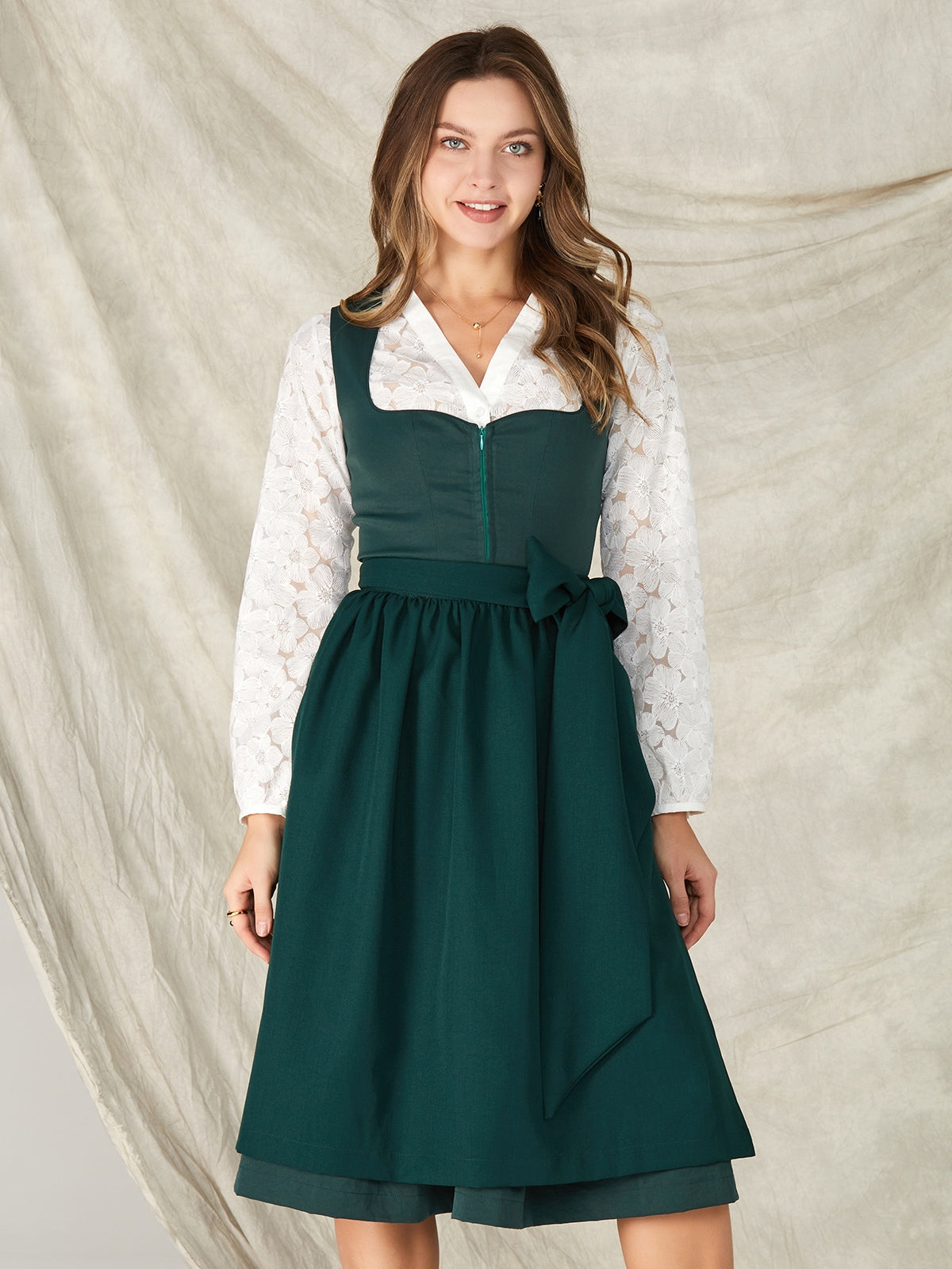 Waldlied in Green: Přirozená symfonie dirndl vyrobená ze sametového lesa zeleně